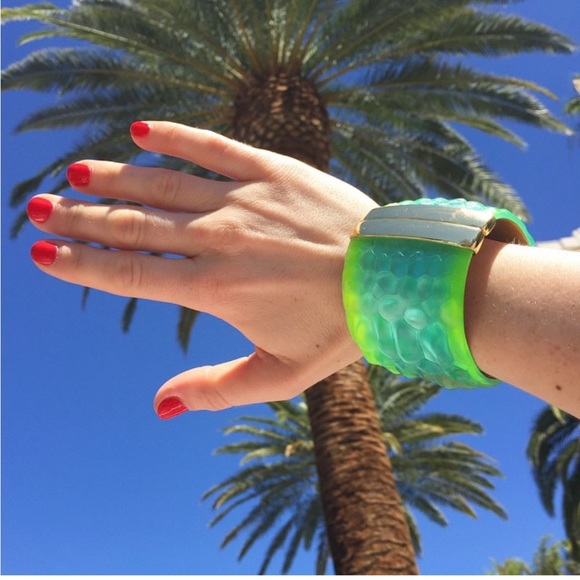 Unique large Alexis Buttar Cuff Bracelet - Picture 2 of 5